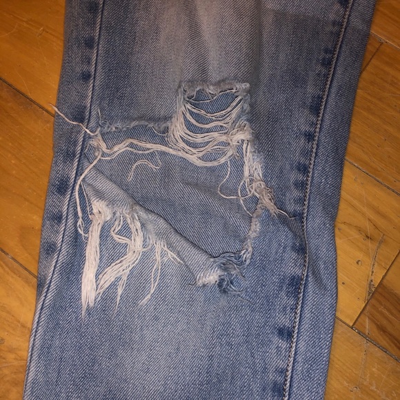 Ripped Mom Jeans - Picture 2 of 5